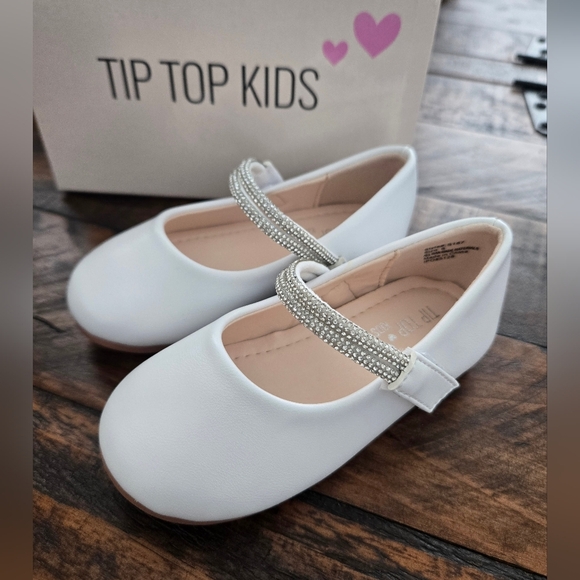 Tip Top Kids Girls MaryJane White Shoe with Rhinestone Strap. Style S187. Size 6 - Picture 2 of 7